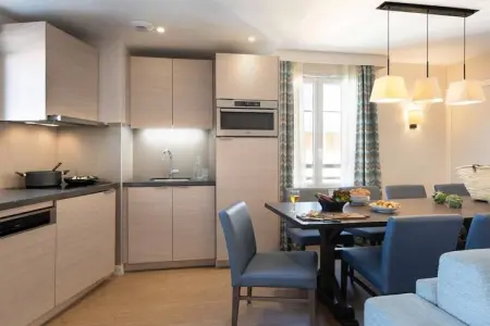 Pierre &Vacances Premium Presqu'île de La Touques apartment 8 people - 3 bedrooms - Terrace or balcony - Harbor buildings, Appartement spa de luxe à Deauville pour 8 - Photo 2