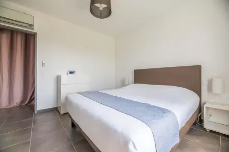 Résidence Premium P&V Les Villas de Porto-Vecchio Apartment 4 people - 1 bedroom - Air conditioned - Large terrace - Panoramic V, Oasis corse avec piscine privée - Photo 2