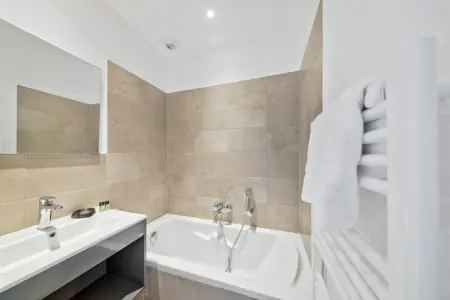 Résidence PV Les Terrasses d'Arsella House - 8 people - 4 bedrooms - Air conditioned - 4m private swimming pool - Terrace, Porto-Vecchio Séjournez près de la plage - Photo 12