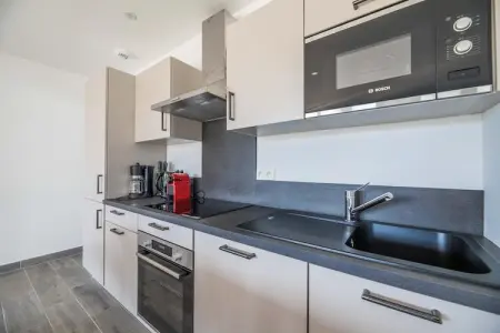 Résidence PV Les Terrasses d'Arsella House - 6 people - 3 bedrooms - Air conditioned - 7m private swimming pool - Garden, Havre de paix en Corse avec jardin - Photo 9