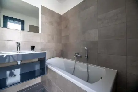 Résidence PV Les Terrasses d'Arsella House - 6 people - 3 bedrooms - Air conditioned - 7m private swimming pool - Garden, Havre de paix en Corse avec jardin - Photo 11
