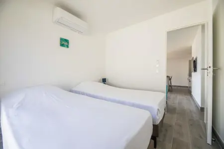Résidence PV Les Terrasses d'Arsella House - 6 people - 3 bedrooms - Air conditioned - 7m private swimming pool - Garden, Havre de paix en Corse avec jardin - Photo 13