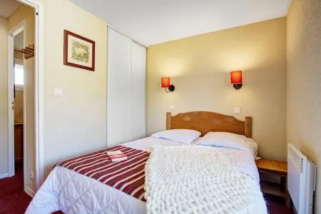 Résidence Pierre & Vacances le Séquoia Apartment 6 people - 1 bedroom + 1 sleeping alcove, Retraite familiale alpine haut de gamme au charme montagnard - Photo 9