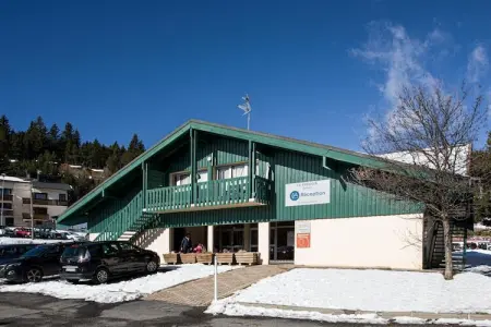 Résidence Pierre & Vacances le Séquoia Apartment 6 people - 1 bedroom + 1 sleeping alcove, Retraite familiale alpine haut de gamme au charme montagnard - Photo 18