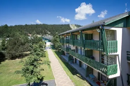 Résidence Pierre & Vacances le Séquoia Apartment 6 people - 1 bedroom + 1 sleeping alcove, Retraite familiale alpine haut de gamme au charme montagnard - Photo 26