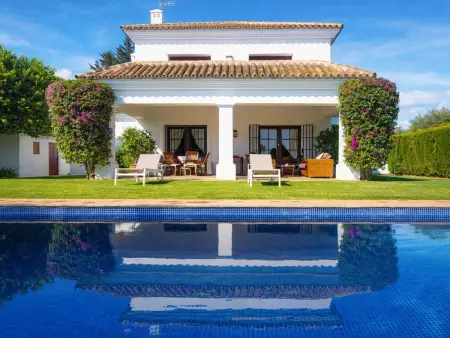 Villa méditerranéenne à Estepona, à 50m de la plage - Photo 1