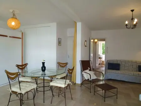 T2 à 50m de la plage avec piscine, animaux admis, parking privé - Photo 5