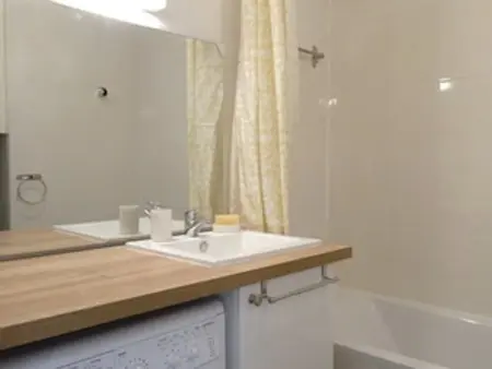 T2 à 50m de la plage avec piscine, animaux admis, parking privé - Photo 7