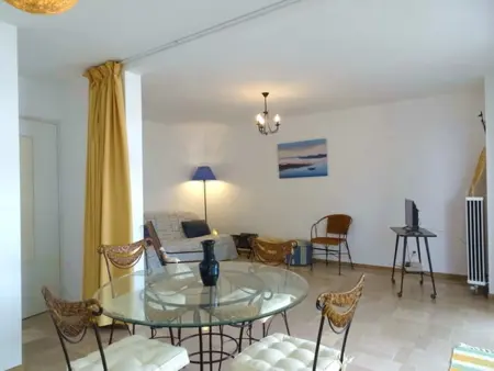 T2 à 50m de la plage avec piscine, animaux admis, parking privé - Photo 8