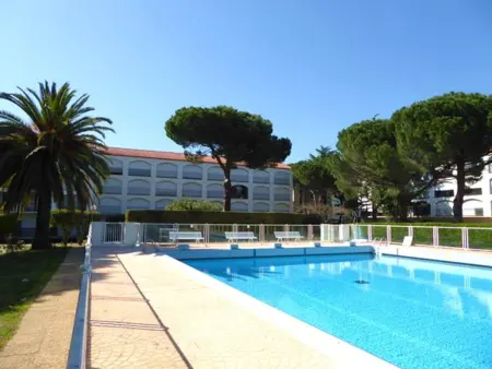 Appartement 2 pièces avec piscine et animaux admis, proche plage - Photo 1