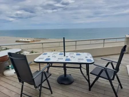 Appartement 5 personnes avec terrasse, parking, WIFI et accès direct à la plage - Photo 1