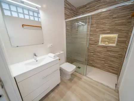 Appartement moderne à Pineda de Mar pour 6 personnes, proche mer, avec terrasse et lave-vaisselle - Photo 27