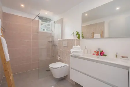 Bas de villa chaleureuse avec piscine privée, Maison 6 personnes à Le Carbet - Photo 3