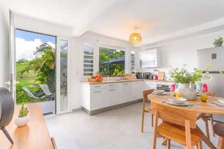 Bas de villa chaleureuse avec piscine privée, Maison 6 personnes à Le Carbet - Photo 5