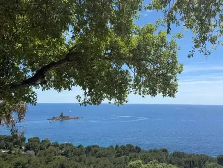 Bungalow à Saint-Raphaël avec Piscine et Vue Mer - Photo 9