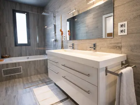Villa moderne, piscine privée - 8 pers., Villa 8 personnes à Sils - Photo 17
