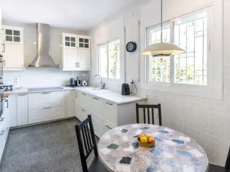 Villa élégante avec piscine - 6 pers., Villa 6 personnes à Corbera de Llobregat - Photo 1