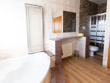 Spacieuse villa avec piscine - 12 pers., Villa 12 personnes à Sentmenat - Photo 25