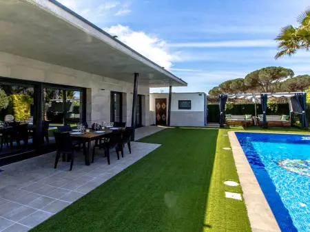 Villa accueillante avec piscine - 8 pers., Villa 8 personnes à Sils - Photo 5