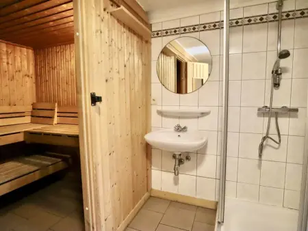 Le Noyer, Belle grande maison avec sauna, jeux et jardin - Photo 7