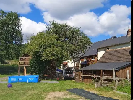 Maison spacieuse à Cussy-en-Morvan avec vue sur la montagne - Photo 3