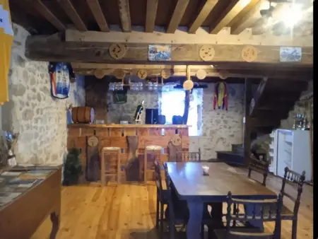 Maison spacieuse à Cussy-en-Morvan avec vue sur la montagne - Photo 6