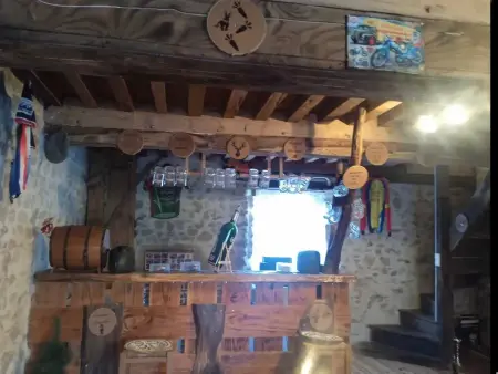 Maison spacieuse à Cussy-en-Morvan avec vue sur la montagne - Photo 17