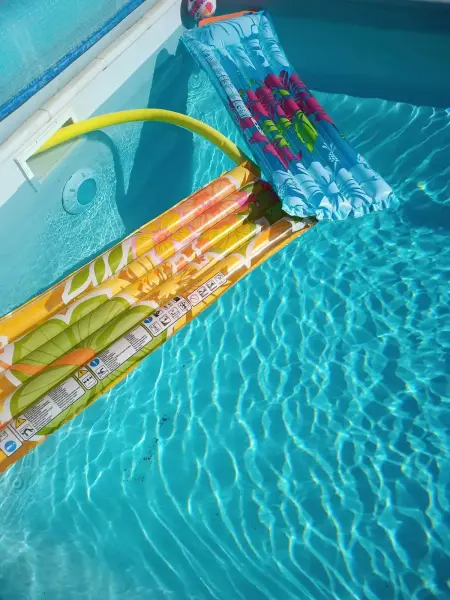 Studio accueillant avec piscine à Cabrières-d'Avignon 40 m² - Photo 2