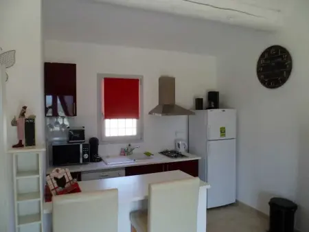 Studio accueillant avec piscine à Cabrières-d'Avignon 40 m² - Photo 7