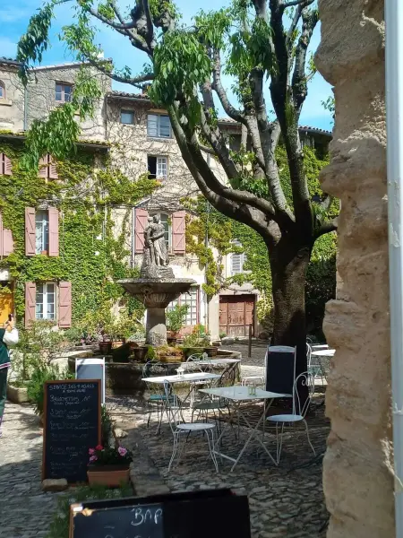 Studio accueillant avec piscine à Cabrières-d'Avignon 40 m² - Photo 39