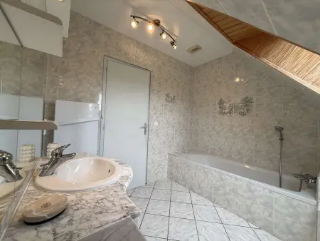 Grande maison avec parking - 9 pers., Maison 9 personnes à Trégastel - Photo 16