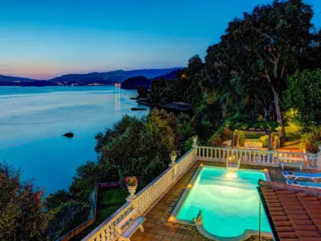 Tolle Villa oberhalb der Bucht Ria de Vigo, Maison 8 personnes à Pontevedra - Photo 2