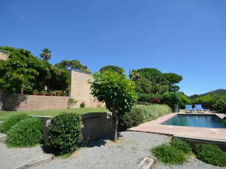 Villa moderne avec piscine privée, vue campagne - Photo 1