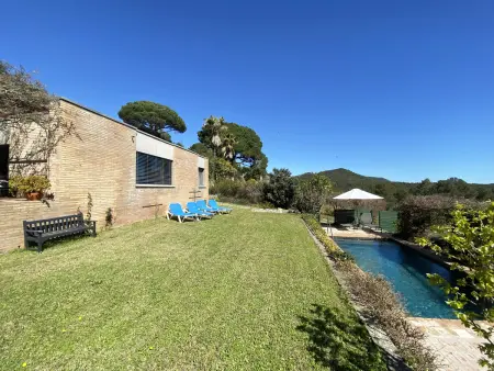 Villa moderne avec piscine privée, vue campagne - Photo 8