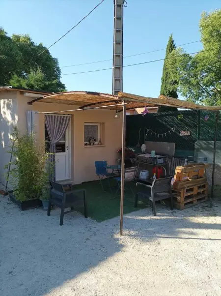 Studio cosy à Robion de 20 m² avec piscine privée - Photo 1