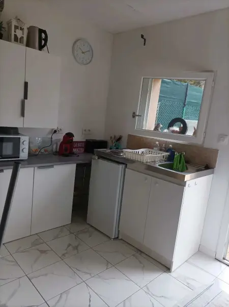 Studio cosy à Robion de 20 m² avec piscine privée - Photo 6