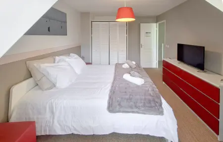 Grande maison avec Jacuzzi, Maison 15 personnes à Mandres les Roses - Photo 10