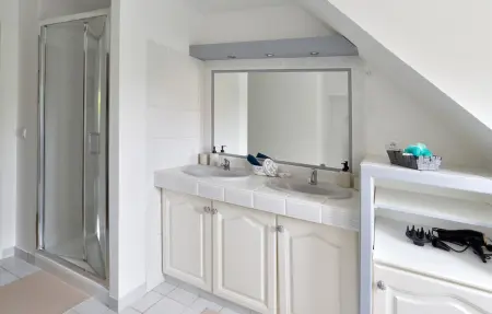 Grande maison avec Jacuzzi, Maison 15 personnes à Mandres les Roses - Photo 32