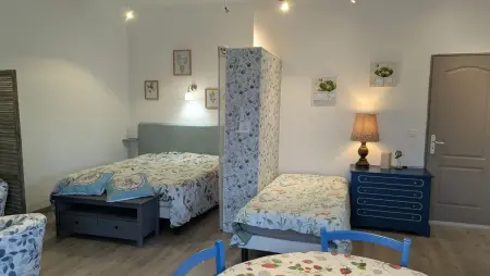 Charmant studio avec piscine partagée à Cabrières-d'Avignon - Photo 9