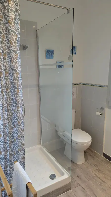 Charmant studio avec piscine partagée à Cabrières-d'Avignon - Photo 10