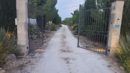 Charmant studio avec piscine partagée à Cabrières-d'Avignon - Photo 20