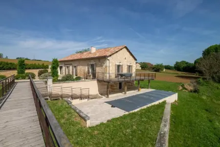 Gite LA FOURMANCE, Villa de campagne à Fouleix avec piscine et jardin - Photo 5
