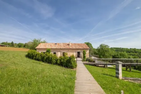 Gite LA FOURMANCE, Villa de campagne à Fouleix avec piscine et jardin - Photo 7