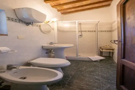 Agriturismo La Grotta di Montecchino App Oliva, Agriturismo Siena avec piscine - Photo 8
