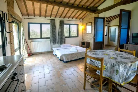 La Grotta di Montecchino App Girasole, Agriturismo Siena avec piscine - Photo 16