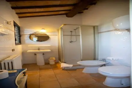 La Grotta di Montecchino App Girasole, Agriturismo Siena avec piscine - Photo 18