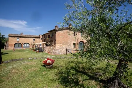La Grotta di Montecchino App Susino, Agriturismo Siena avec piscine - Photo 3
