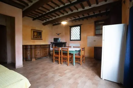 La Grotta di Montecchino App Susino, Agriturismo Siena avec piscine - Photo 6