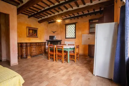 La Grotta di Montecchino App Susino, Agriturismo Siena avec piscine - Photo 8