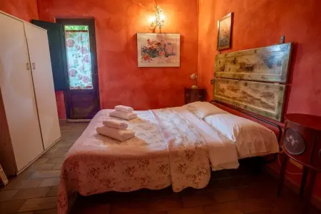 La Grotta di Montecchino App Susino, Agriturismo Siena avec piscine - Photo 10